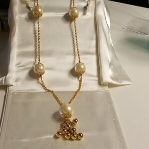 Vintage faux pearl necklace